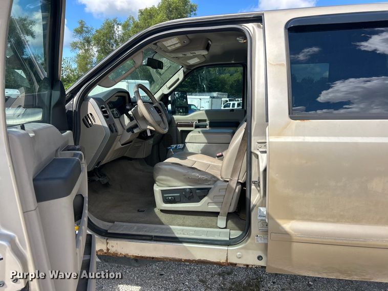 image for item ET3092 2008 Ford F250 Super Duty Lariat  Crew Cab flatbed truck