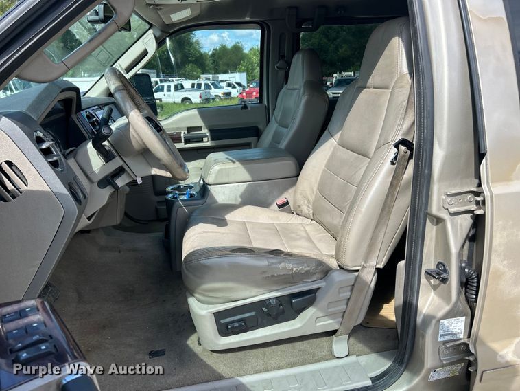 image for item ET3092 2008 Ford F250 Super Duty Lariat  Crew Cab flatbed truck