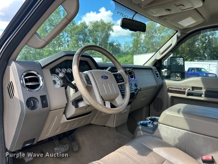 image for item ET3092 2008 Ford F250 Super Duty Lariat  Crew Cab flatbed truck