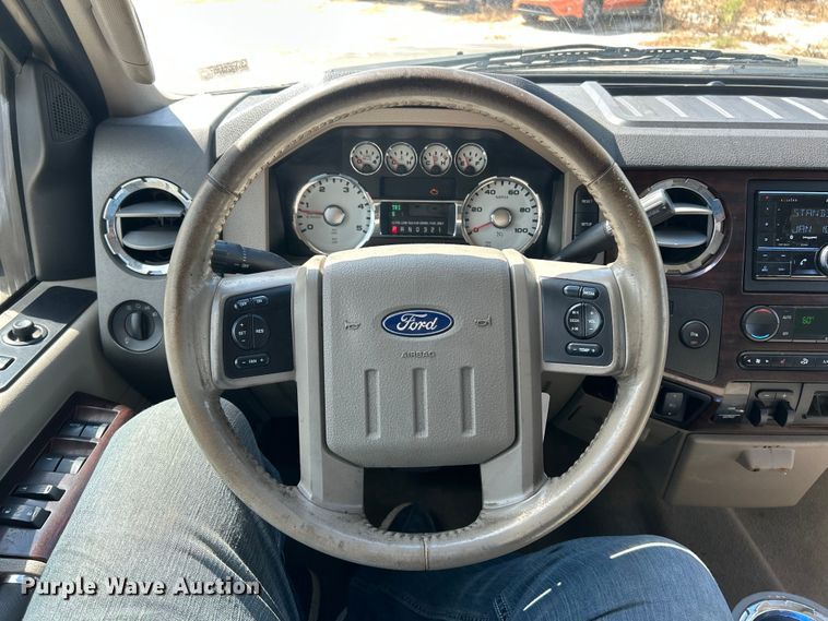 image for item ET3092 2008 Ford F250 Super Duty Lariat  Crew Cab flatbed truck