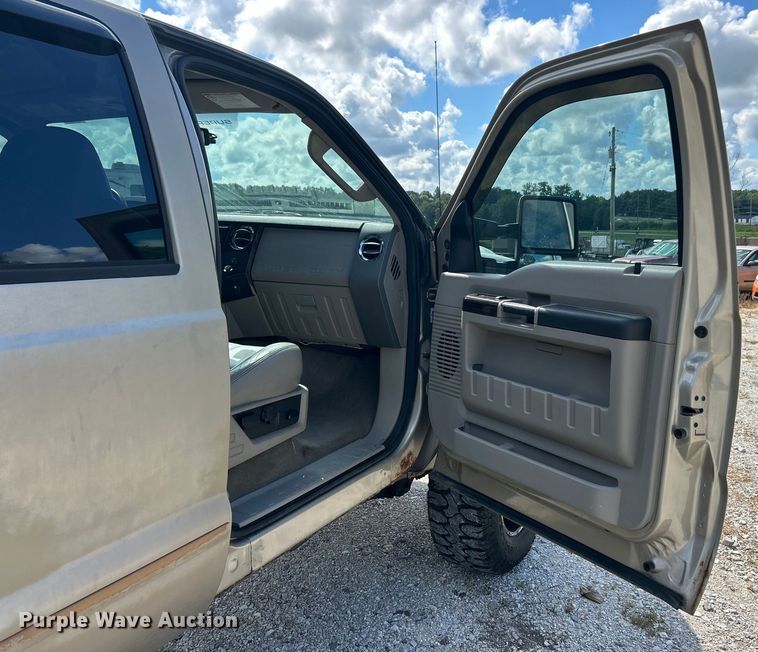 image for item ET3092 2008 Ford F250 Super Duty Lariat  Crew Cab flatbed truck