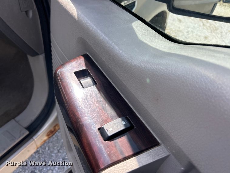 image for item ET3092 2008 Ford F250 Super Duty Lariat  Crew Cab flatbed truck