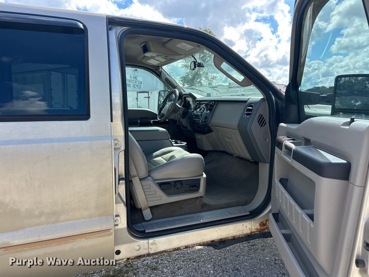 image for item ET3092 2008 Ford F250 Super Duty Lariat  Crew Cab flatbed truck