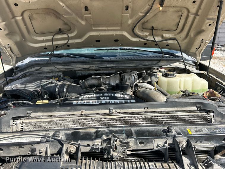 image for item ET3092 2008 Ford F250 Super Duty Lariat  Crew Cab flatbed truck