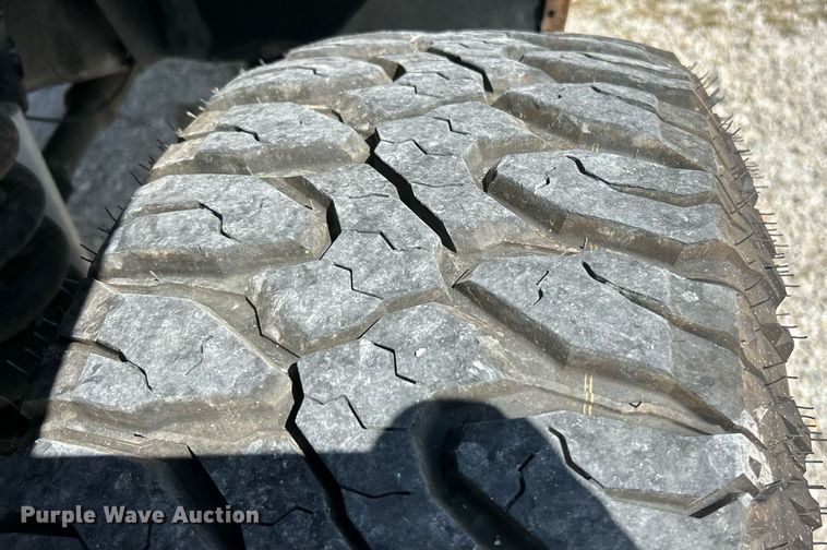 image for item ET3092 2008 Ford F250 Super Duty Lariat  Crew Cab flatbed truck