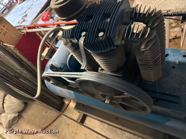 image for item ET8506 Buckeye CK430822Z30H5 air compressor