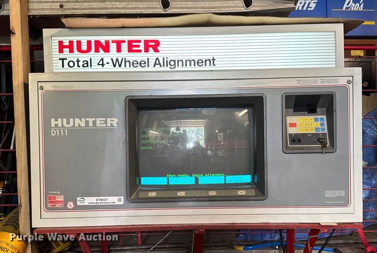 Hunter D111 alignment machine in Centerville, IA | Item ET8507 for sale ...