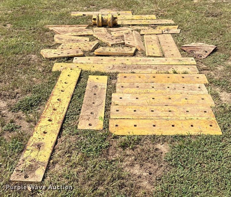 image for item EU0016 Dozer attachments