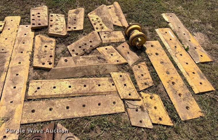 image for item EU0016 Dozer attachments