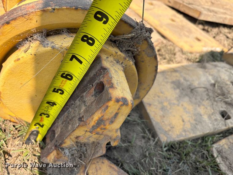 image for item EU0016 Dozer attachments