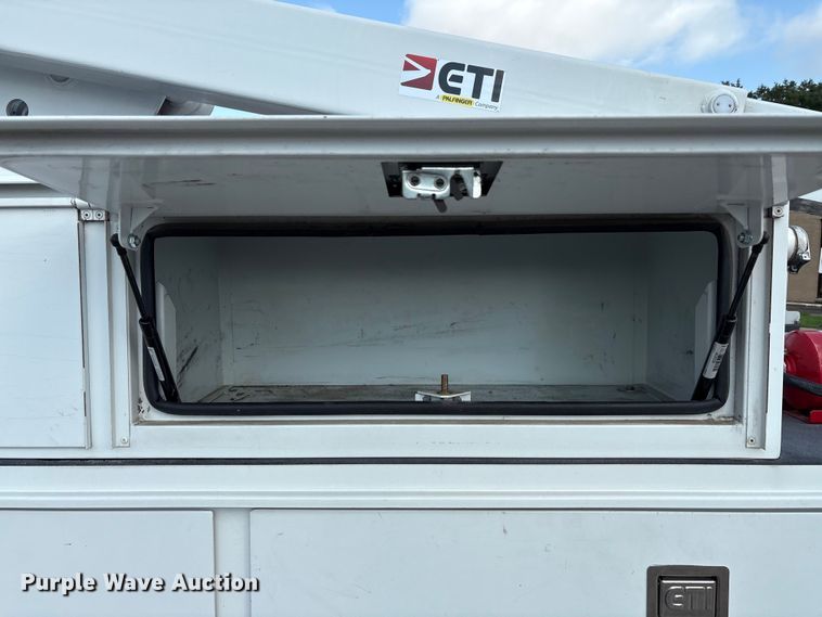 image for item EU0018 2019 Chevrolet Silverado 6500HD bucket truck