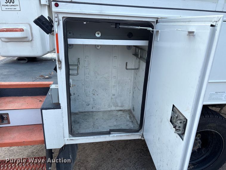 image for item EU0018 2019 Chevrolet Silverado 6500HD bucket truck