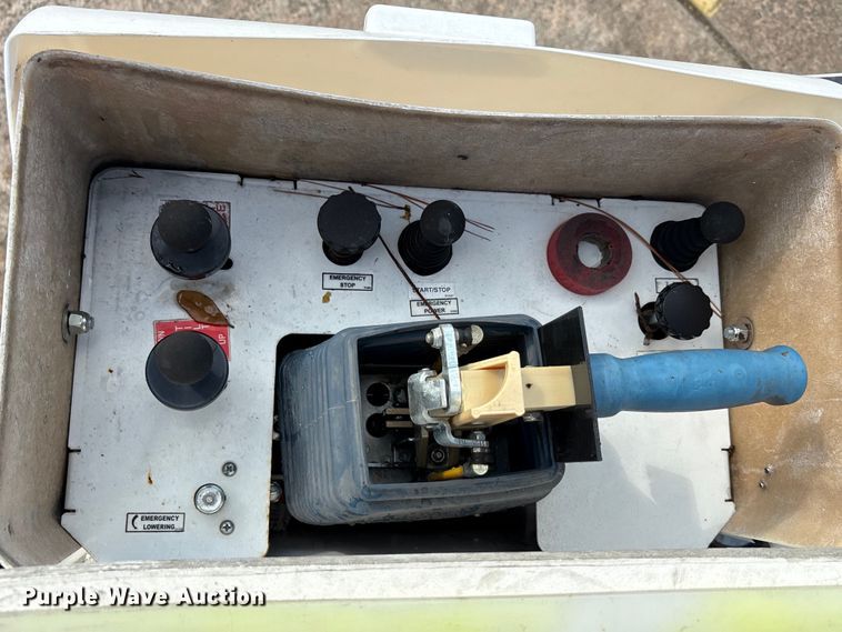 image for item EU0018 2019 Chevrolet Silverado 6500HD bucket truck