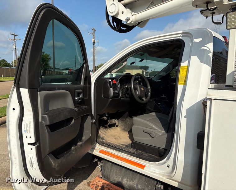 image for item EU0018 2019 Chevrolet Silverado 6500HD bucket truck