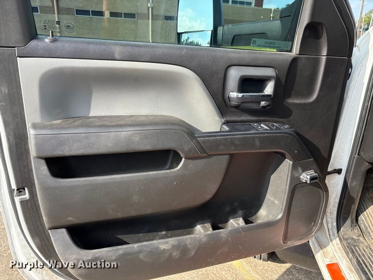 image for item EU0018 2019 Chevrolet Silverado 6500HD bucket truck