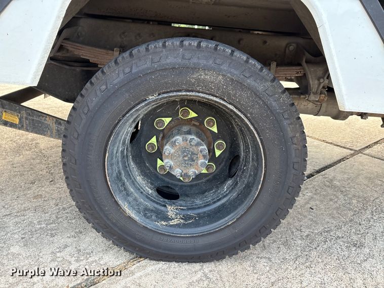 image for item EU0018 2019 Chevrolet Silverado 6500HD bucket truck