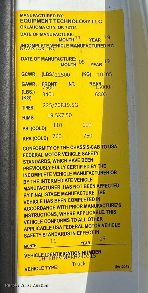 image for item EU0018 2019 Chevrolet Silverado 6500HD bucket truck