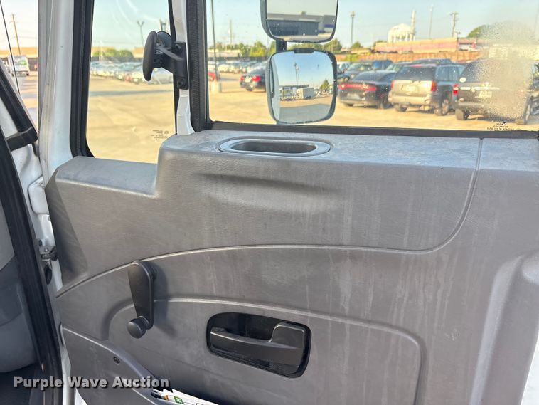 image for item EU0019 2019 International MA025 refrigerated truck