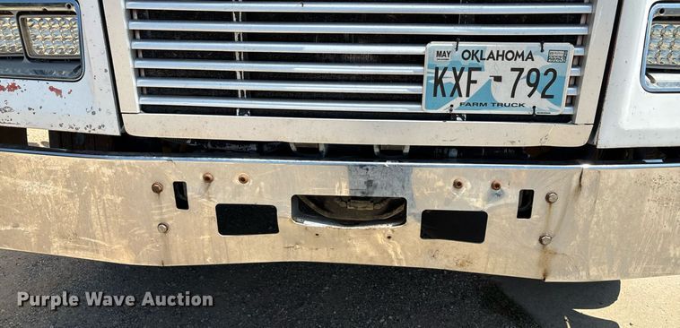 image for item EU0031 1992 Freightliner FLD semi truck