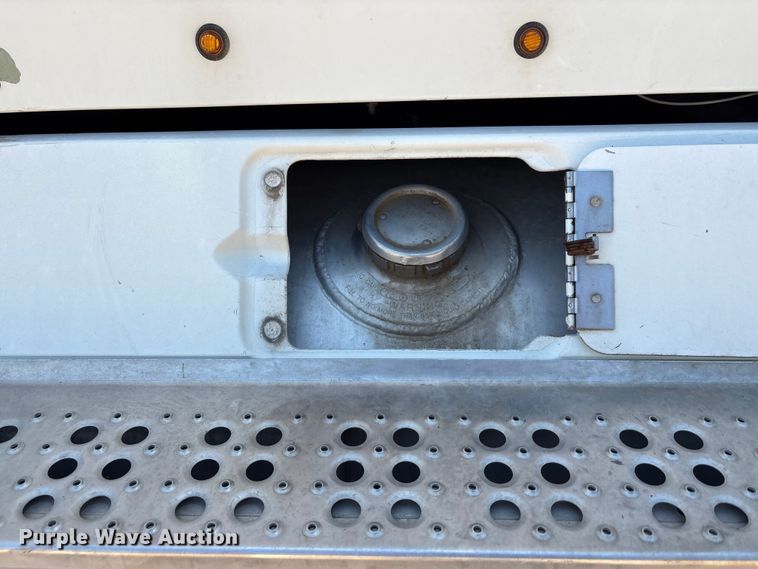 image for item EU0031 1992 Freightliner FLD semi truck