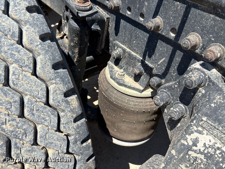 image for item EU0031 1992 Freightliner FLD semi truck