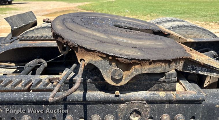 image for item EU0031 1992 Freightliner FLD semi truck