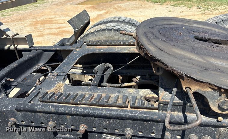 image for item EU0031 1992 Freightliner FLD semi truck