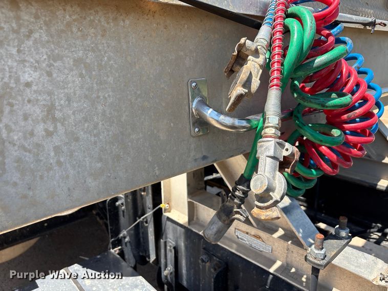 image for item EU0031 1992 Freightliner FLD semi truck