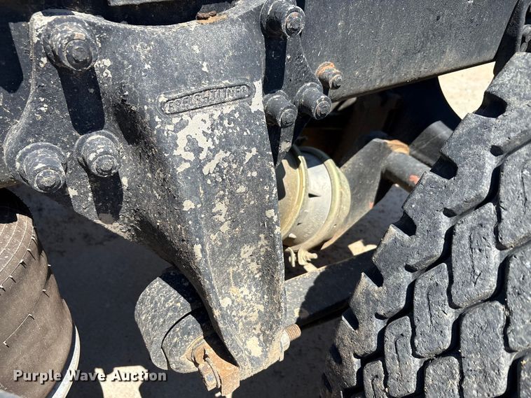 image for item EU0031 1992 Freightliner FLD semi truck