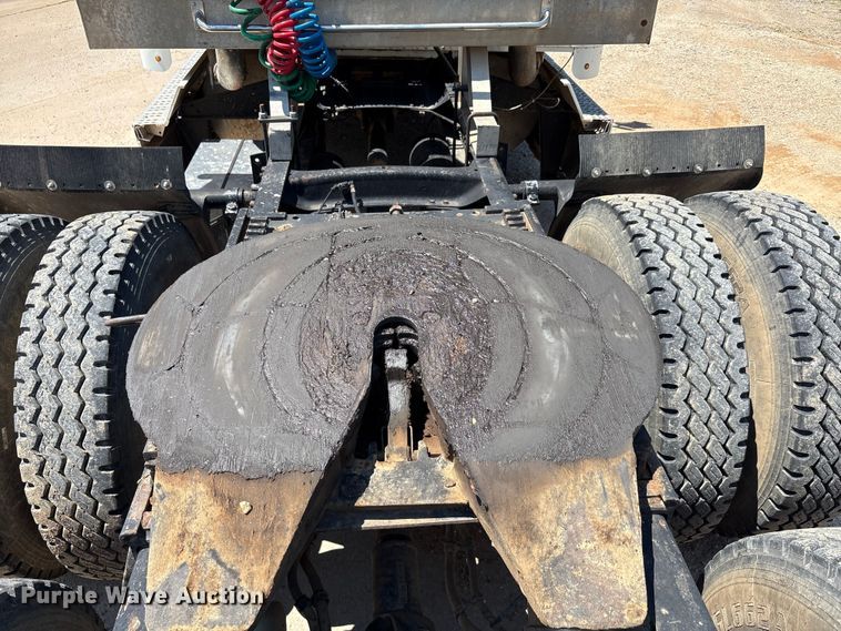 image for item EU0031 1992 Freightliner FLD semi truck