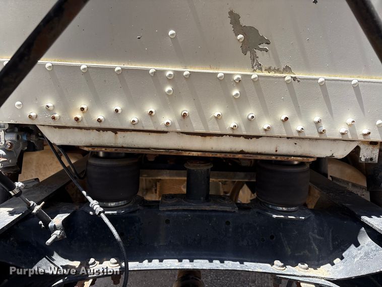 image for item EU0031 1992 Freightliner FLD semi truck