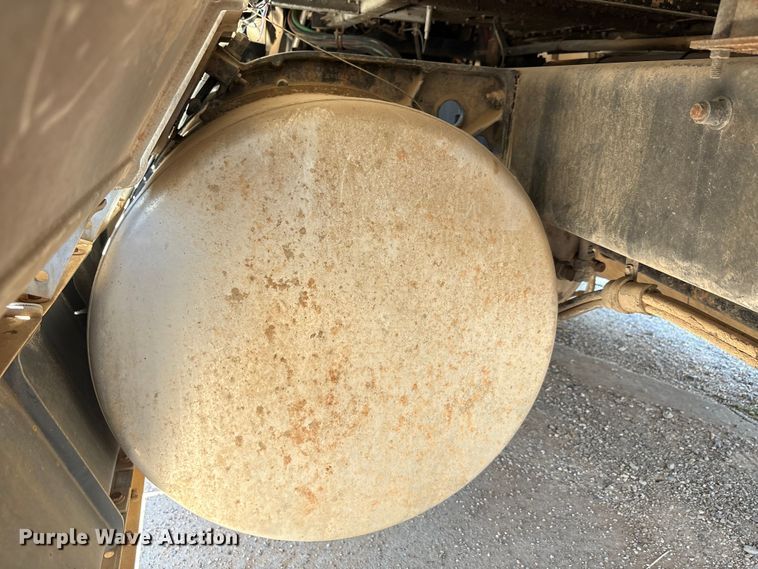 image for item EU0031 1992 Freightliner FLD semi truck