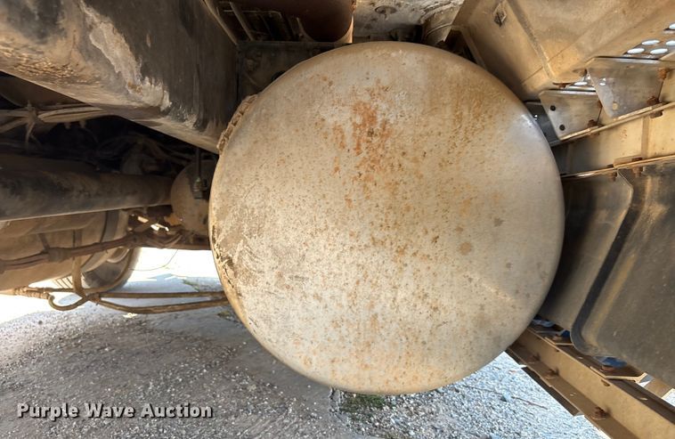 image for item EU0031 1992 Freightliner FLD semi truck