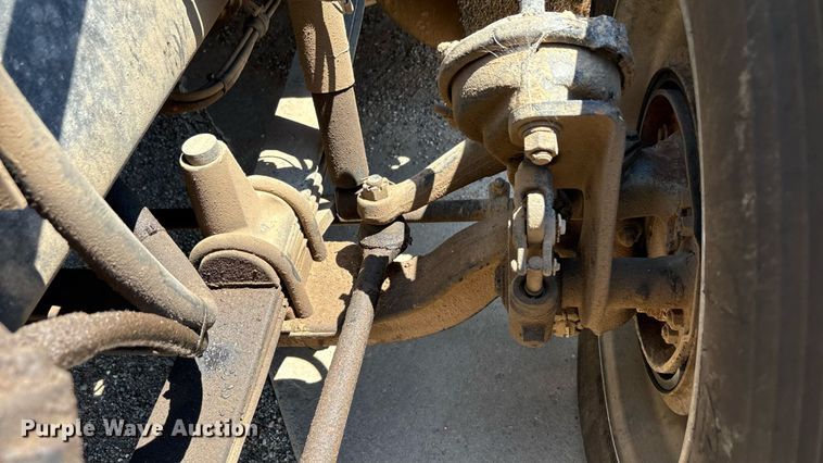 image for item EU0031 1992 Freightliner FLD semi truck