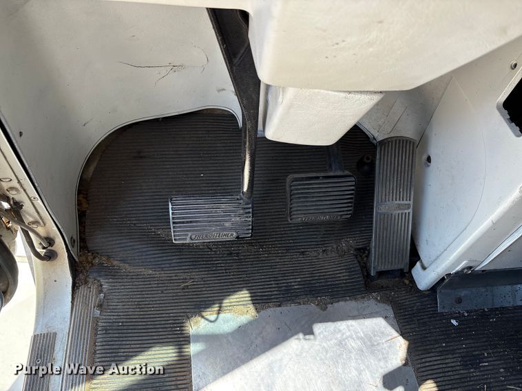 image for item EU0031 1992 Freightliner FLD semi truck