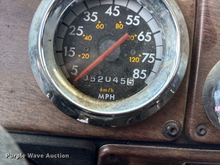 image for item EU0031 1992 Freightliner FLD semi truck