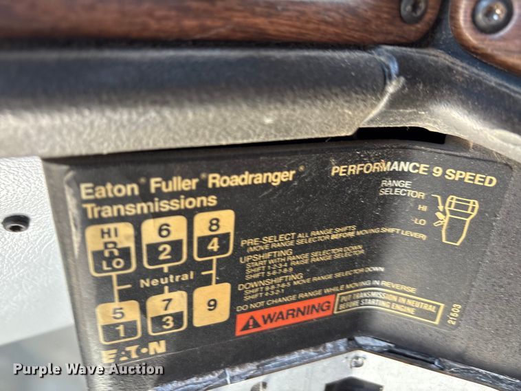 image for item EU0031 1992 Freightliner FLD semi truck