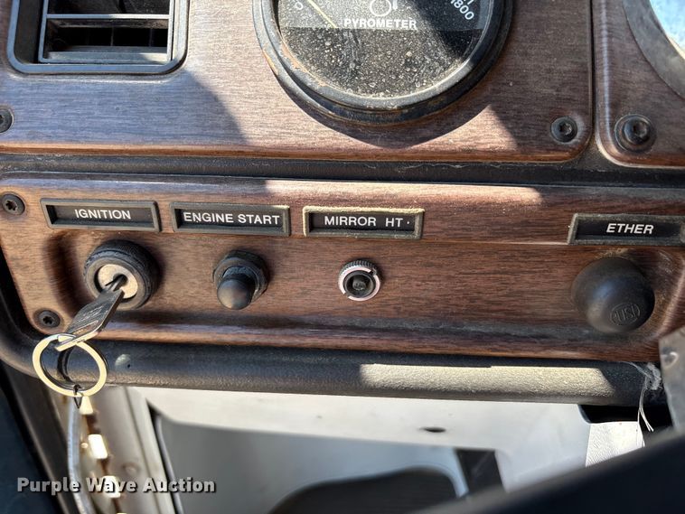 image for item EU0031 1992 Freightliner FLD semi truck