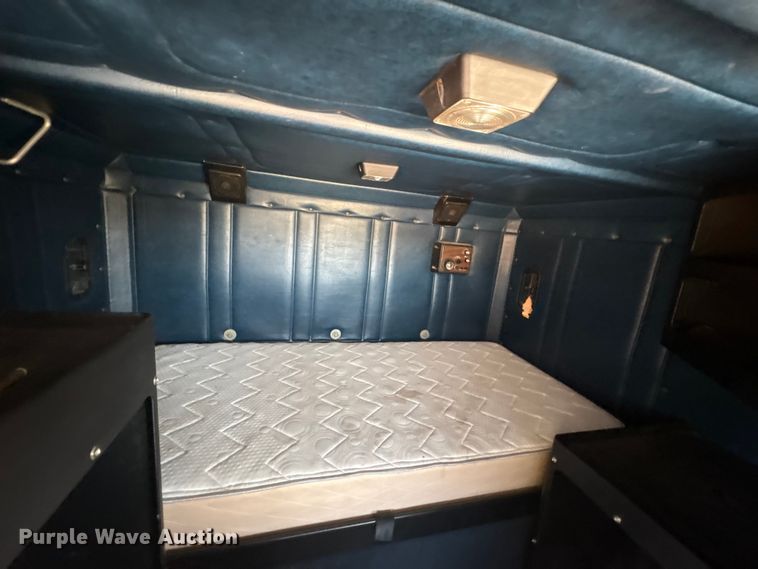 image for item EU0031 1992 Freightliner FLD semi truck