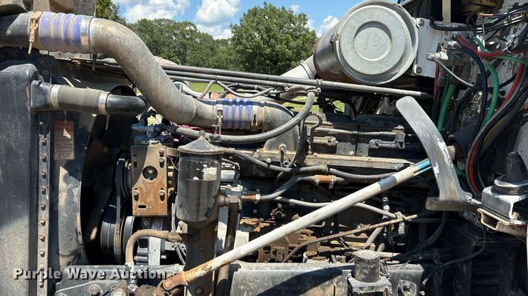 image for item EU0031 1992 Freightliner FLD semi truck