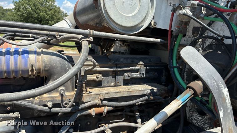 image for item EU0031 1992 Freightliner FLD semi truck