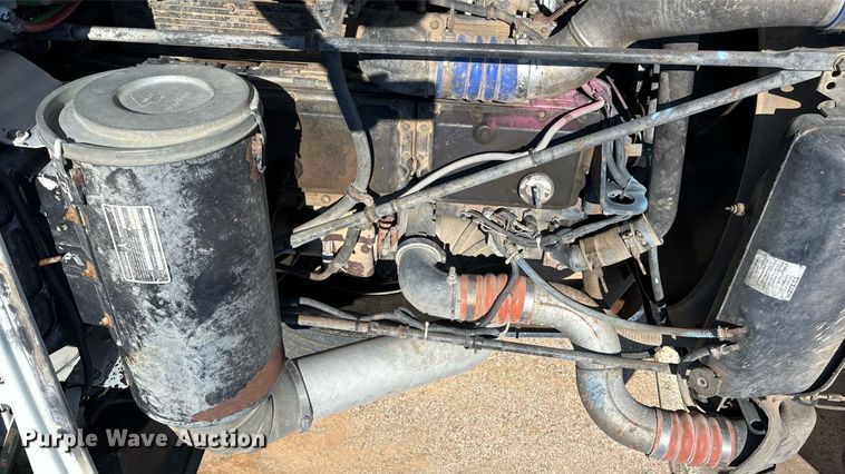 image for item EU0031 1992 Freightliner FLD semi truck