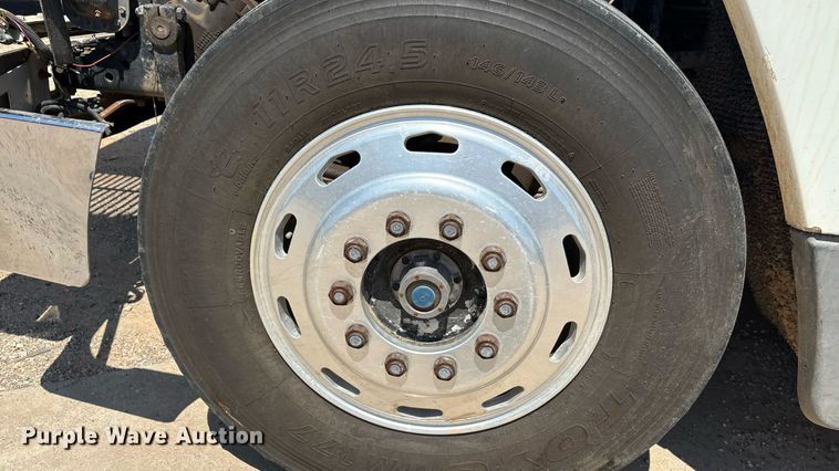 image for item EU0031 1992 Freightliner FLD semi truck