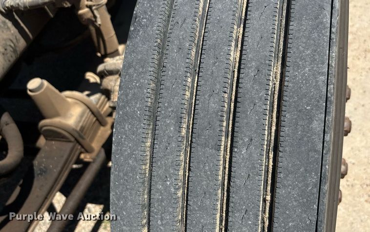 image for item EU0031 1992 Freightliner FLD semi truck