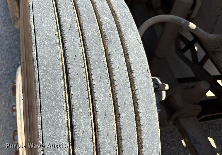 image for item EU0031 1992 Freightliner FLD semi truck