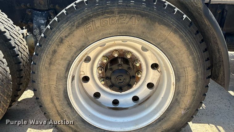 image for item EU0031 1992 Freightliner FLD semi truck