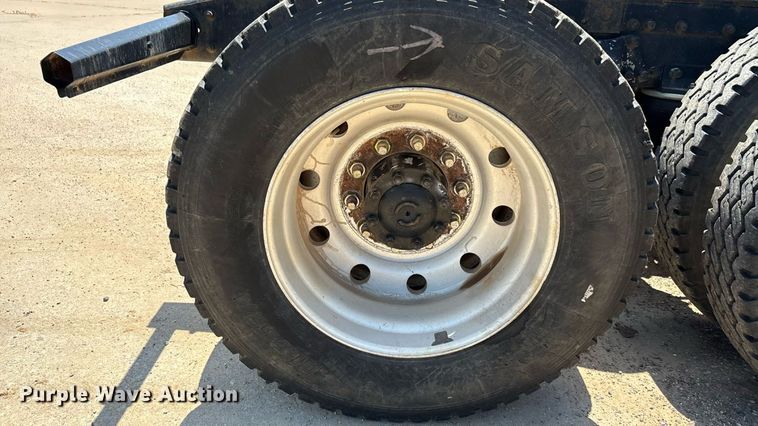 image for item EU0031 1992 Freightliner FLD semi truck