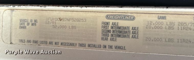 image for item EU0031 1992 Freightliner FLD semi truck