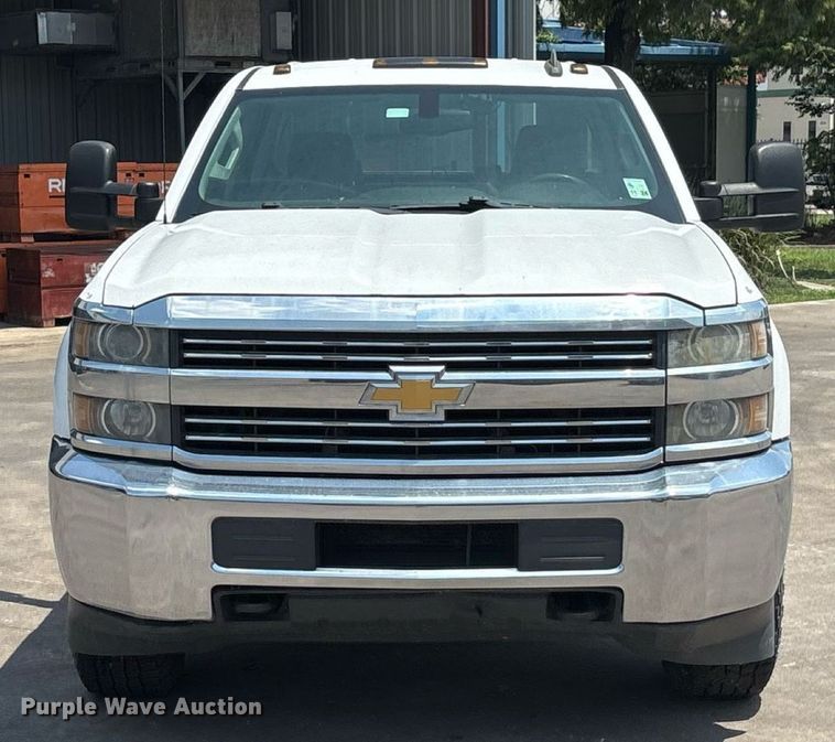 image for item EU0067 2015 Chevrolet Silverado 2500HD Crew Cab pickup truck