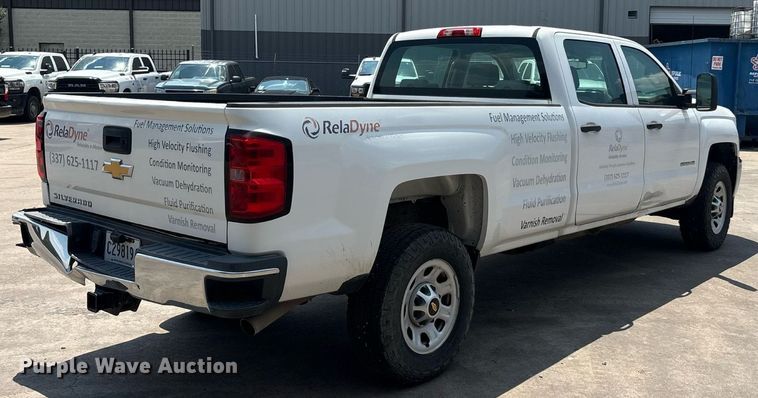 image for item EU0067 2015 Chevrolet Silverado 2500HD Crew Cab pickup truck